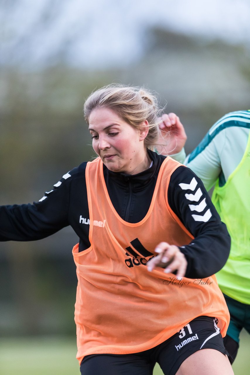 Bild 365 - Co-Trainerin der Frauen Nationalmannschaft Britta Carlson in Wahlstedt